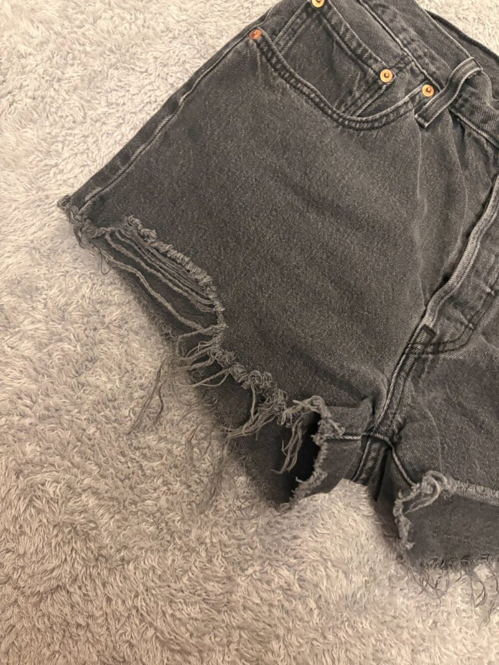 Levi's 90's Black Denim Distressed Shorts Size W32 - Picture 2 of 9